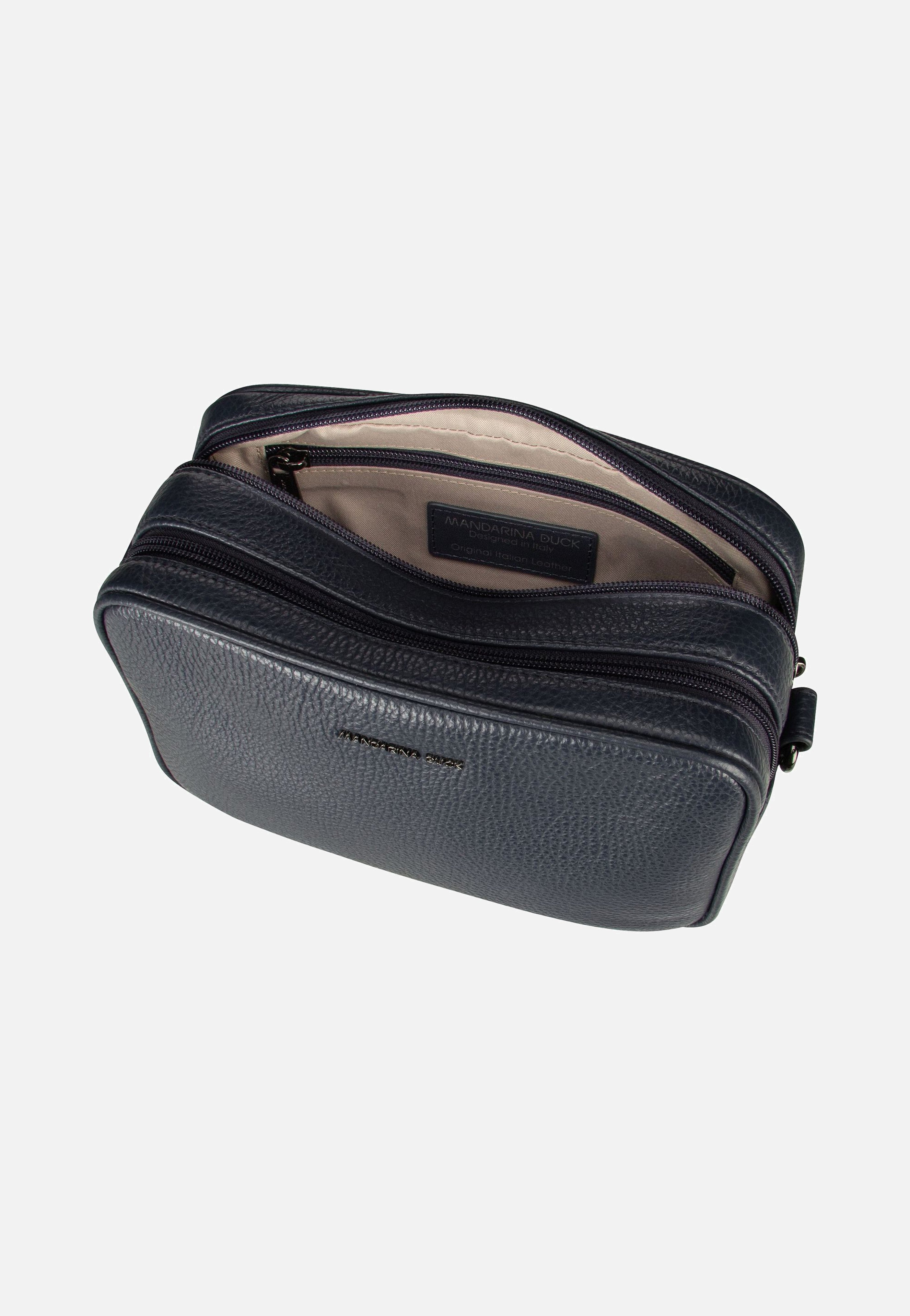 Mandarina Duck Mellow Leather FZT83 Dress Blue Schultertasche