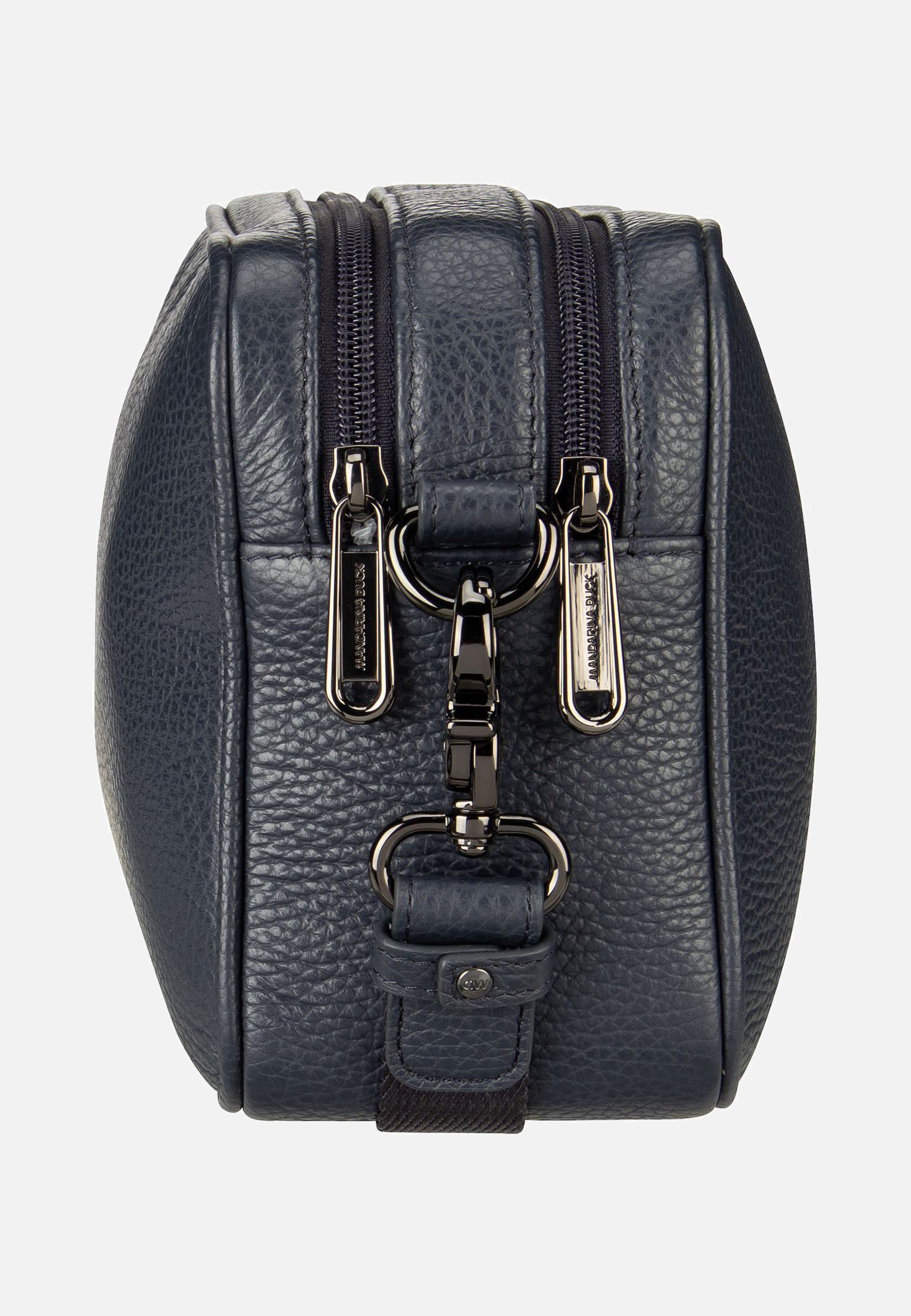 Mandarina Duck Mellow Leather FZT83 Dress Blue Schultertasche